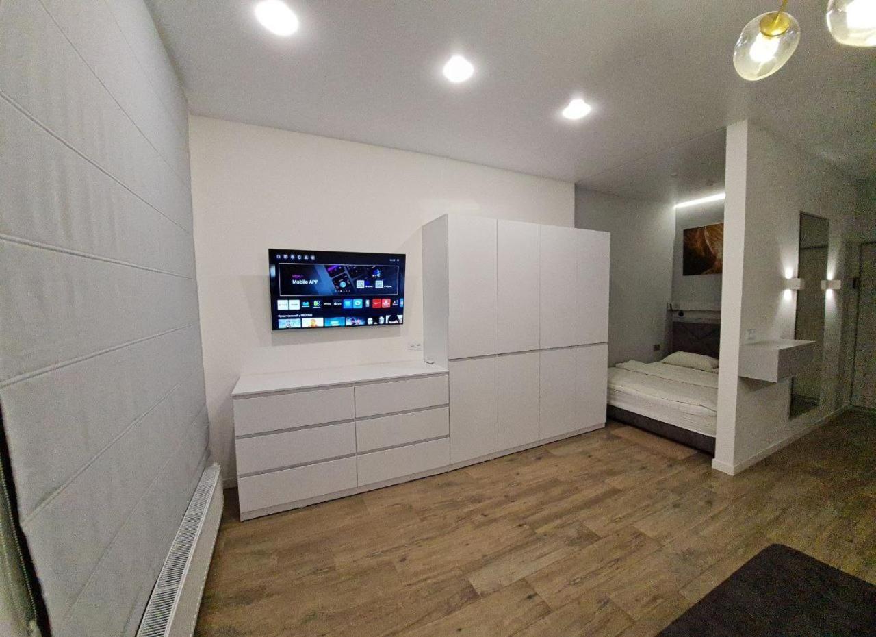 Apartplus - Затишні Апартаменти นิปโปร ภายนอก รูปภาพ