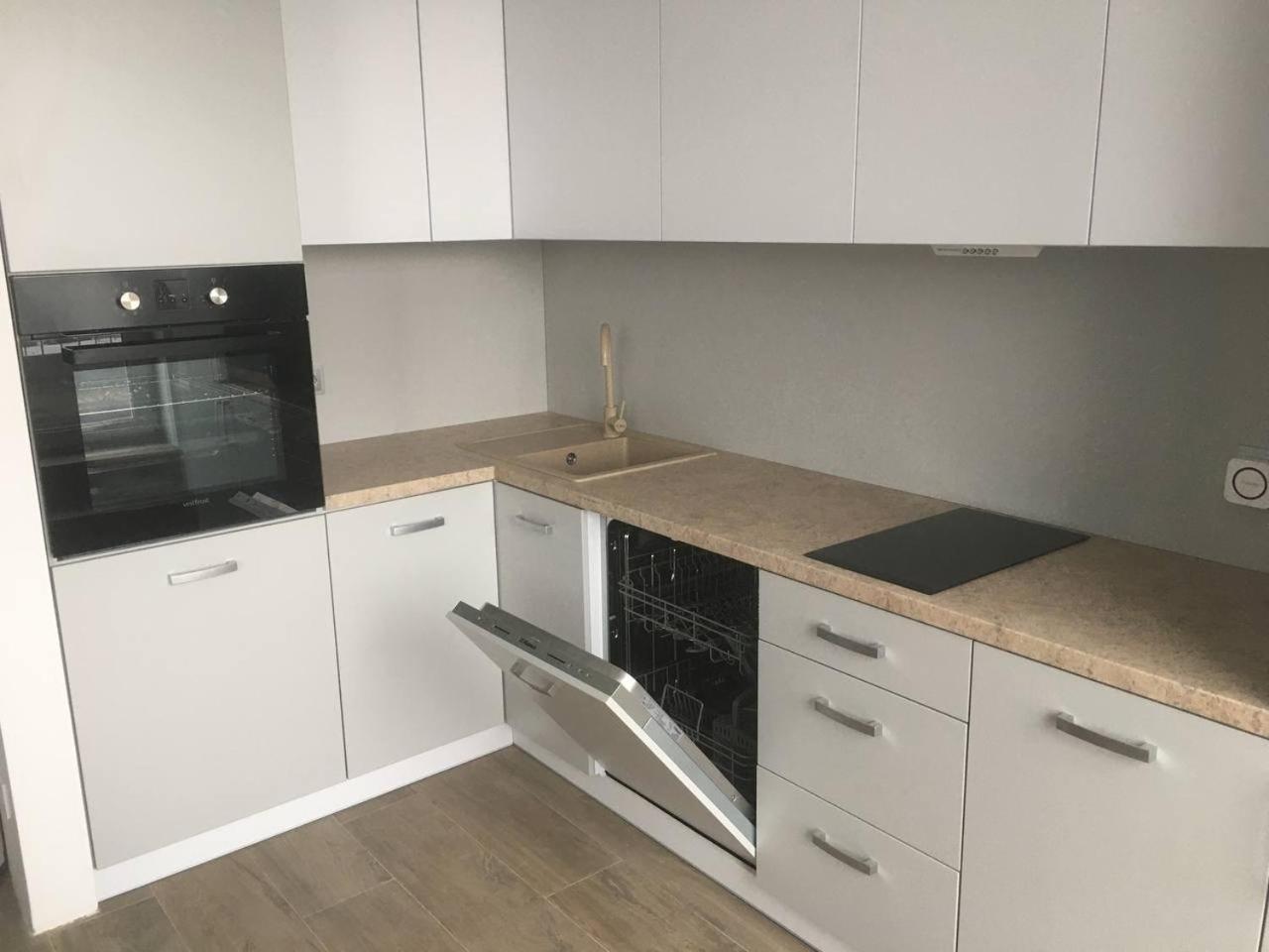 Apartplus - Затишні Апартаменти นิปโปร ภายนอก รูปภาพ